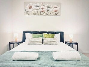 2 bedrooms, iron/ironing board, free WiFi, bed sheets