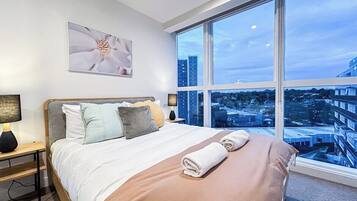 2 bedrooms, iron/ironing board, free WiFi, bed sheets