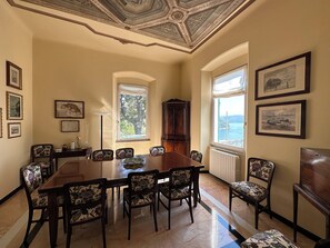 Dining - ** LAST MINUTE ** Villa Doria 10P by VILLASRETREATS, Waterfront, A/C near 5Terre (Portovenere)