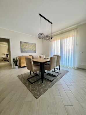 Dining - Novimo Comfort Apartment with elevator and secure private parking (Terrasini)