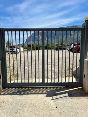Property grounds - Novimo Comfort Apartment with elevator and secure private parking (Terrasini)