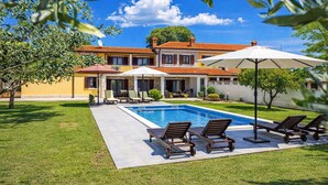 Pool - Villa Ancora With Private Pool (Marcana)