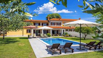 Casa família, vários quartos, geladeira e micro-ondas (Villa Ancora With Private Pool) | Piscina | Piscina externa sazonal