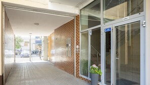 Exterior detail - Apartment in Downtown Warsaw by Renters (Warsaw)