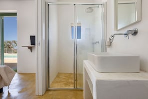 Villa | Badezimmer | Handtücher