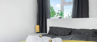 Isimi luxurious 4 Bed House Derby, with ensuite bathrooms. A Home away from Home