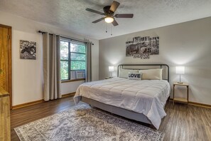 2 slaapkamers, een strijkplank/strijkijzer, gratis wifi, beddengoed