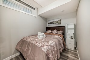 1 bedroom, desk, iron/ironing board, free WiFi