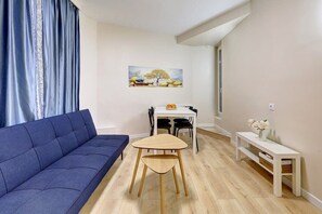 TV, offices - Evasion Parisienne : Tranquillité au Marais (Paris)