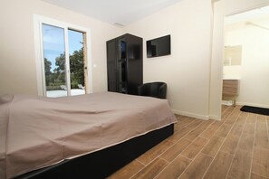 4 chambres, fer et planche à repasser, Wi-Fi gratuit, draps fournis