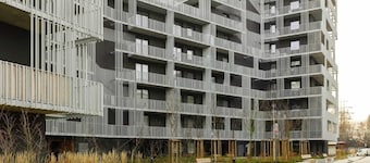 Spacious Apartment in Wola | Parking | Balcony