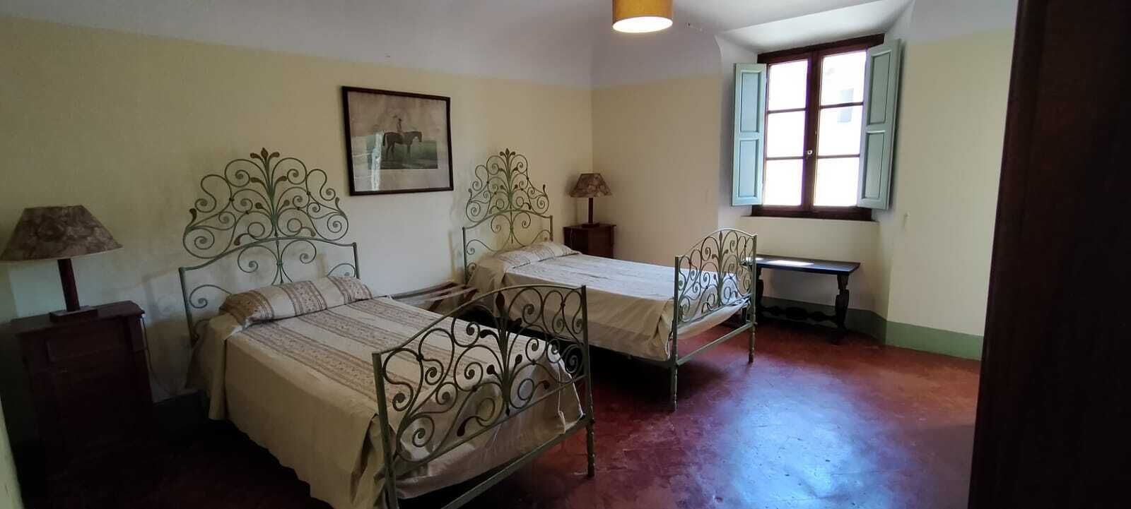 1 camera, Wi-Fi, lenzuola