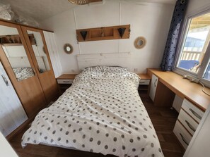 2 bedrooms