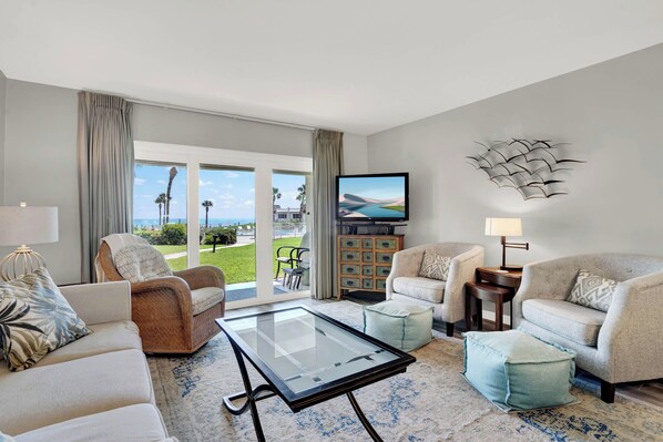 TV - Chateau by the Sea 15C Oceanfront Gem! (New Smyrna Beach)