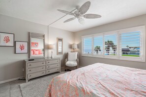 2 bedrooms, free WiFi, bed sheets - Chateau by the Sea 24D Beautiful ocean view (New Smyrna Beach)