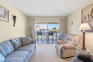 TV - View the Sea from Chateau by the Sea 31B (New Smyrna Beach)
