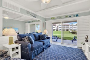 TV - Chateau by the Sea 11B Beautiful ocean view! (New Smyrna Beach)