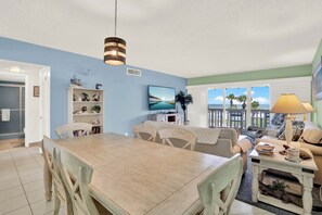 Dining - Chateau by the Sea 31C Coastal Getaway with a View (New Smyrna Beach)