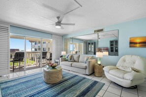 TV - Chateau by the Sea 20C Steps to the Sand! (New Smyrna Beach)