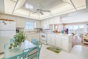 Fridge, microwave, oven, coffee/tea maker - Chateau by the Sea 34D Life's Better by the Sea! (New Smyrna Beach)