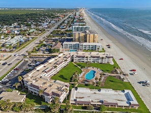 Exterior - Chateau by the Sea 34D Life's Better by the Sea! (New Smyrna Beach)