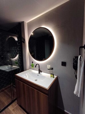 Shower, hair dryer, towels, soap - Elia Otel Urla (Urla)