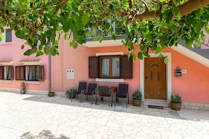 Terrace/patio - Beautiful Apartment Fratta with garden in Tar (Frata)