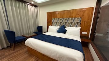 Soundproofing, free WiFi