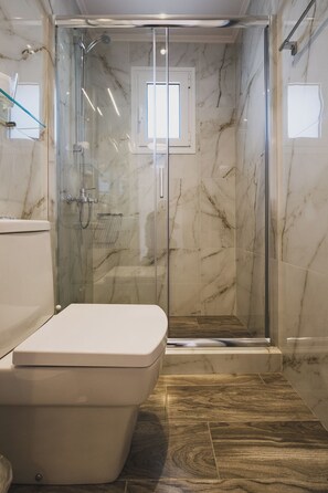 Shower, hair dryer, towels, soap - Large Private Villa with Splendid Terraces & Views

 (H3PV+87Q Stavros, Greece)