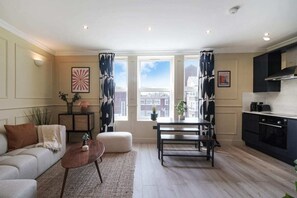 Apartamento (2 Bedrooms) | Zona de estar