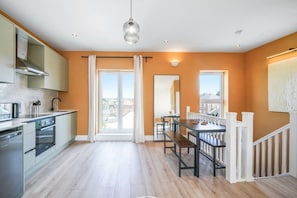 公寓 (1 Bedroom) | 私人厨房 | 微波炉、烤箱