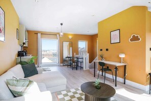 Apartment (1 Bedroom) | Ruang tamu