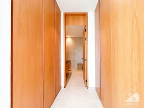 Apartment (1 Bedroom) | Bathroom - Stylish One-bedroom Getaway in Business Bay (Dubai)