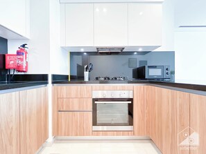 アパートメント (1 Bedroom) | 専用キッチン | 冷蔵庫、電子レンジ、オーブン、コンロ