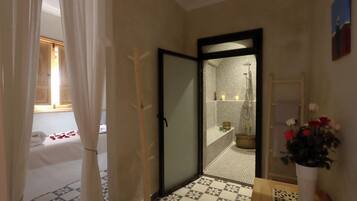 Soins corporels, enveloppements corporels, gommages corporels