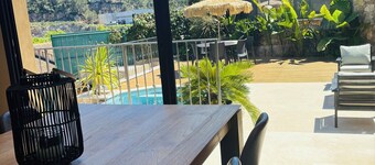 Californian villa between Antibes and Cannes