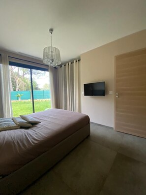 3 habitaciones, tabla de planchar con plancha y wifi gratis 