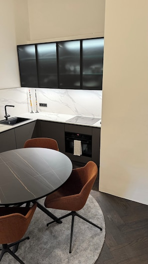 Fridge, oven, stovetop, dishwasher - Exklusives Apartment - zu Fuß ins Zentrum (München)