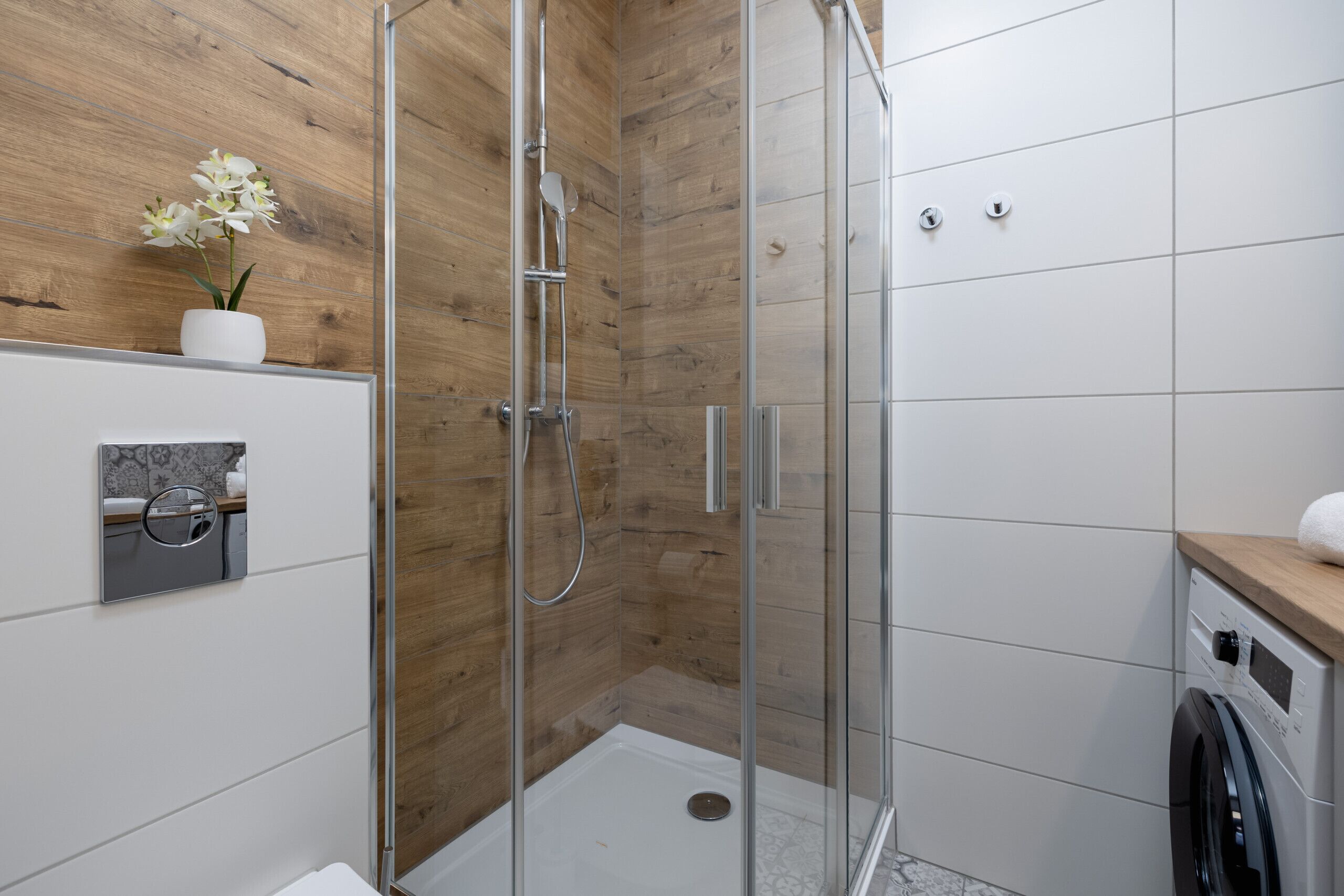 Shower, towels