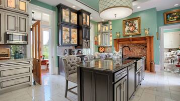 Free daily full breakfast