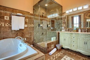Chambre Luxe, 1 grand lit, non-fumeurs, salle de bains privée | Salle de bain | Douche, articles de toilette gratuits, sèche-cheveux