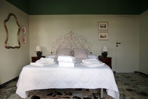 3 bedrooms, desk, iron/ironing board, WiFi - Villa Nella Toscana Rurale, Vigne & Giardino, Idromassaggio, Barbecue.wi-fi, A/C (Aulla)