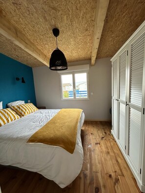 3 chambres, fer et planche Ă  repasser, Wi-Fi gratuit, draps fournis