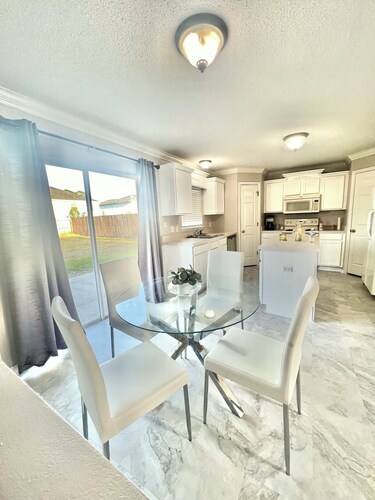 Fair-Priced Fabulousness: The Best Stay in Lakeland 