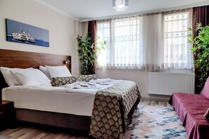 Family Room | In-room safe, soundproofing, iron/ironing board, free WiFi - City Hall Apart Hotel  (Istanbul)