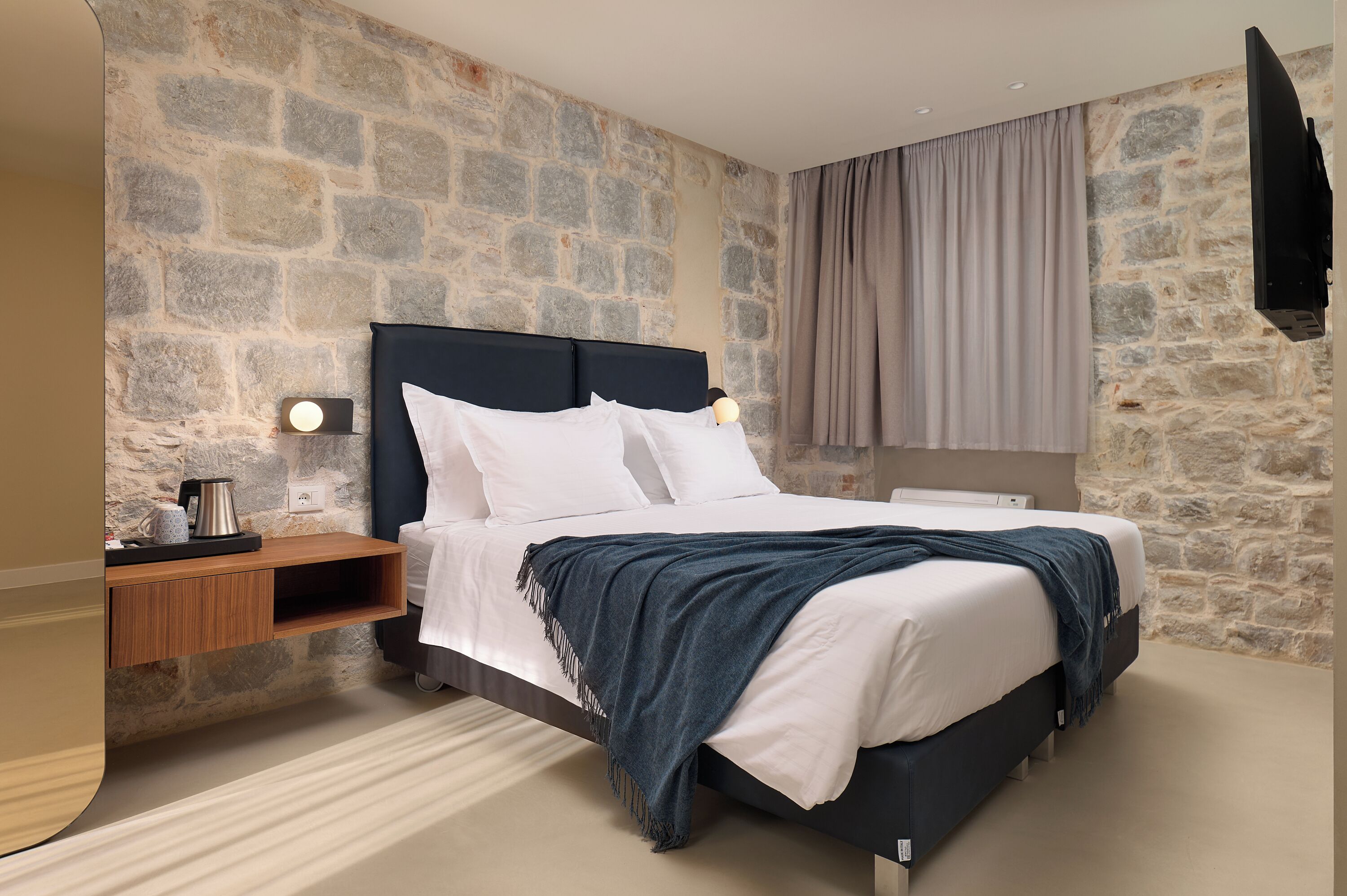 Deluxe Double Room | In-room safe, iron/ironing board, free WiFi