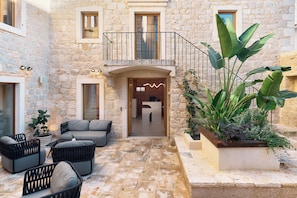 Terrace/patio - Central Heritage Hotel (Split)