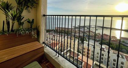 300m to the beach! Firework Oceanview Luxury studio apartment with King Bed