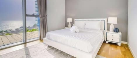 3 bedrooms, iron/ironing board, WiFi (free), bed sheets
