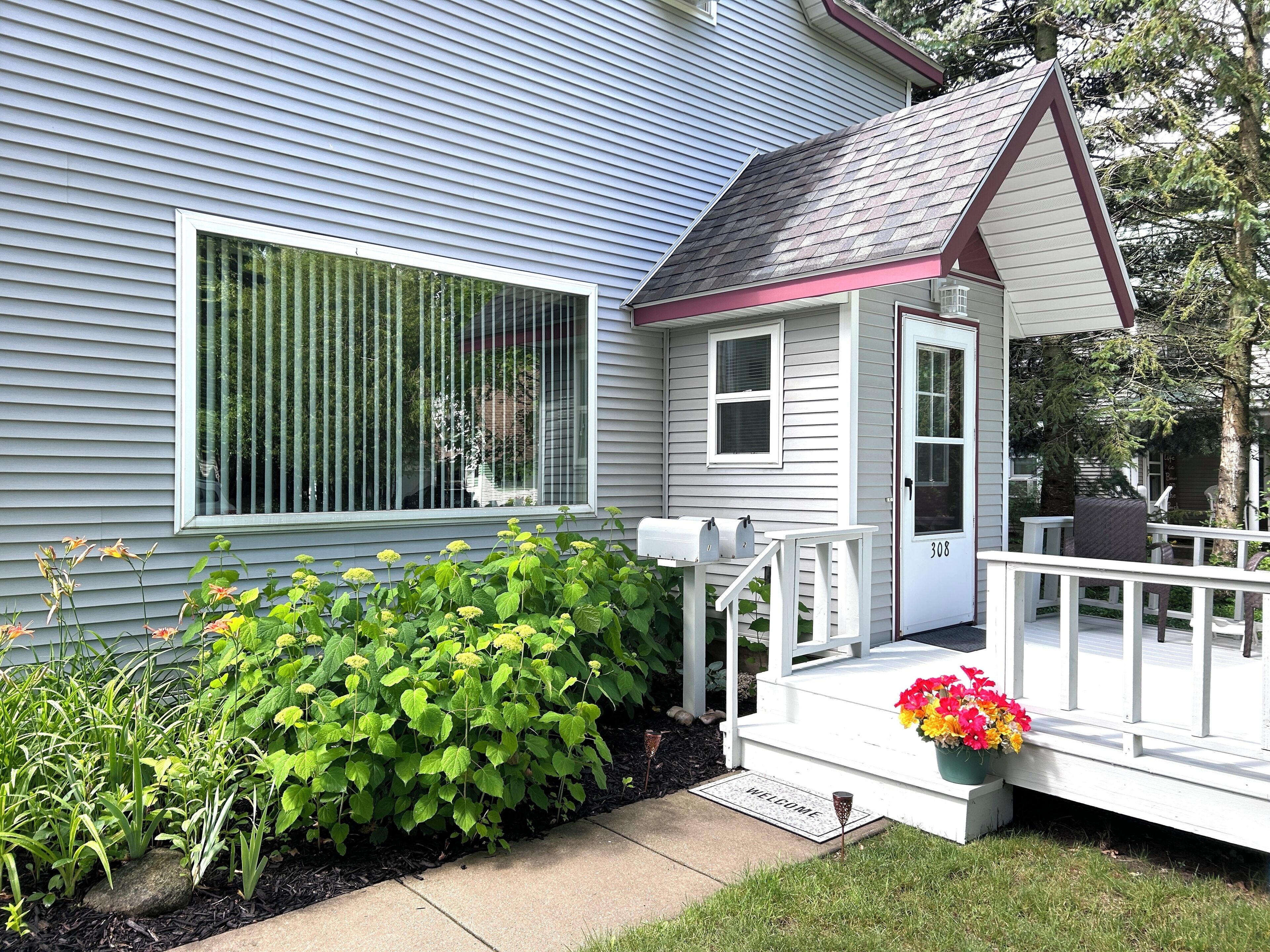 Lower level has its own private entrance located in the front of the home.